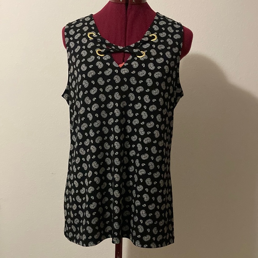 Michael Kors sleeveless V neck black & while blouse Size Large
